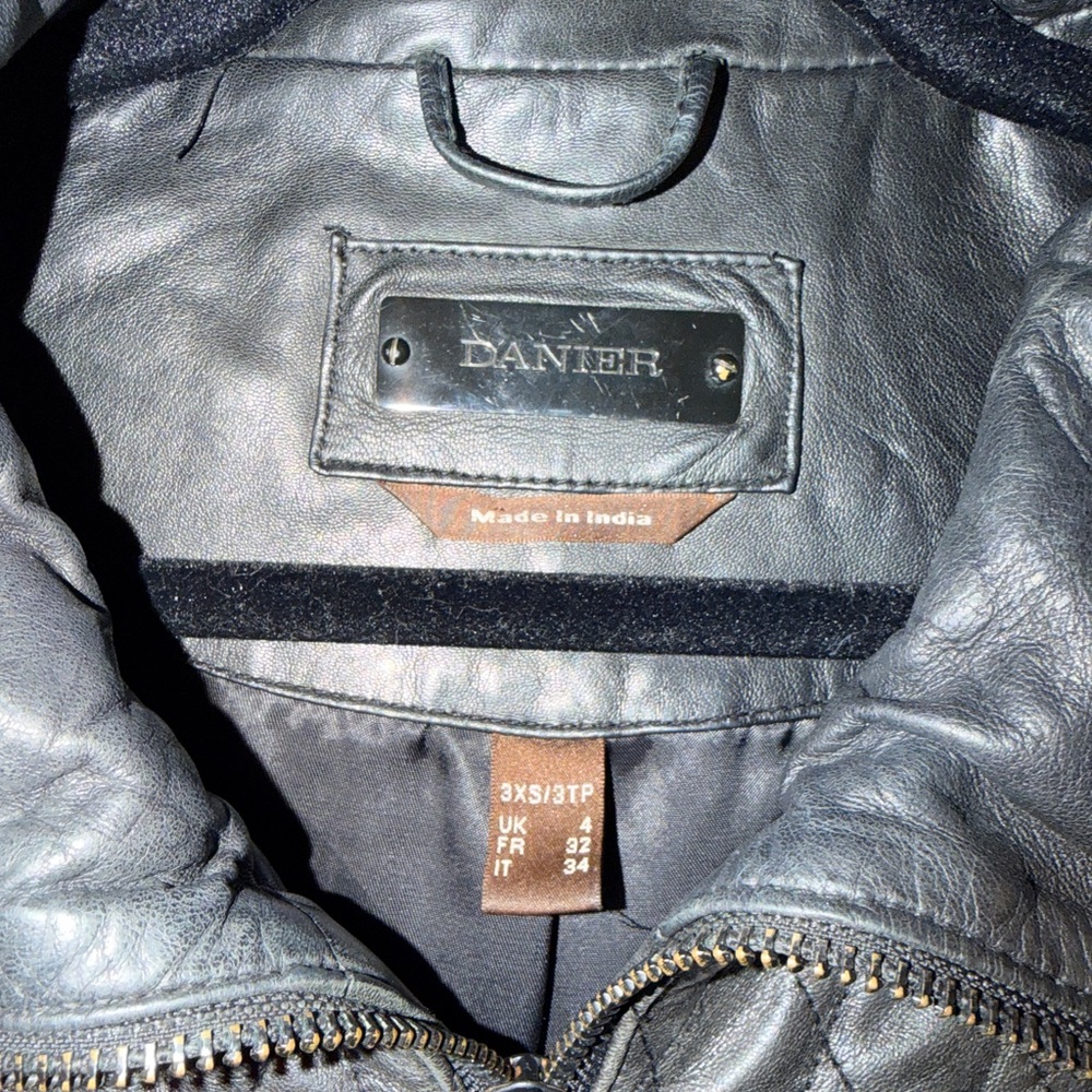 Danier Quilted Dark Leather Jacket - Picture 6 of 11